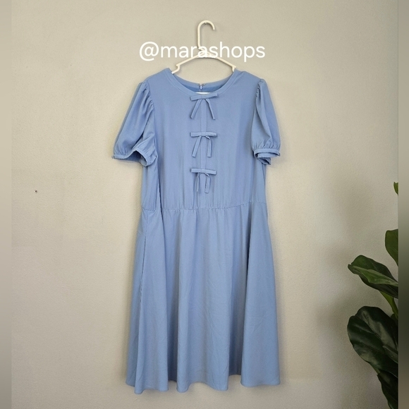 Gal Meets Glam Ellie Crepe Puff Sleeve Plus Dress - Picture 2 of 6